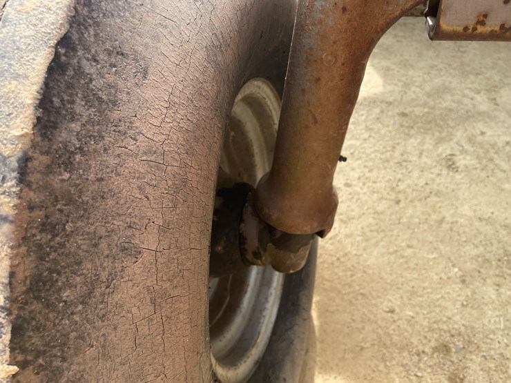 massey-ferguson-2705-image-62