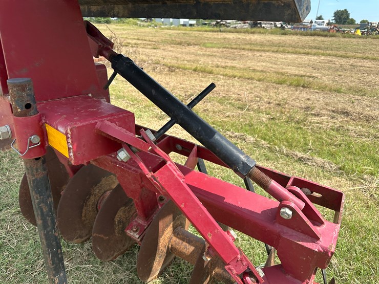 #32174-•-w-&-a-manufacturing-852-levee-plow-w/-898-levee-seeder-image-7