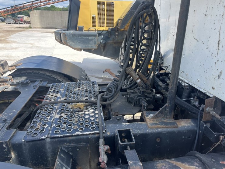 kenworth-w900b-image-15