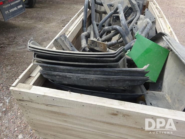 box-of-sprayer-fenders-(pz13888)-image-4