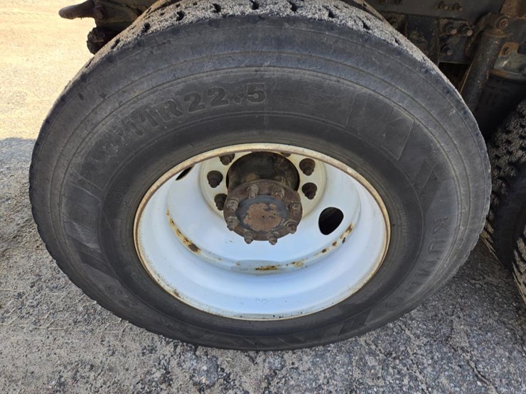2015-mack-granite-gu813-image-111