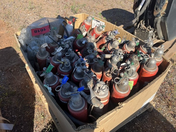 #1618-•-fire-extinguishers-image-3