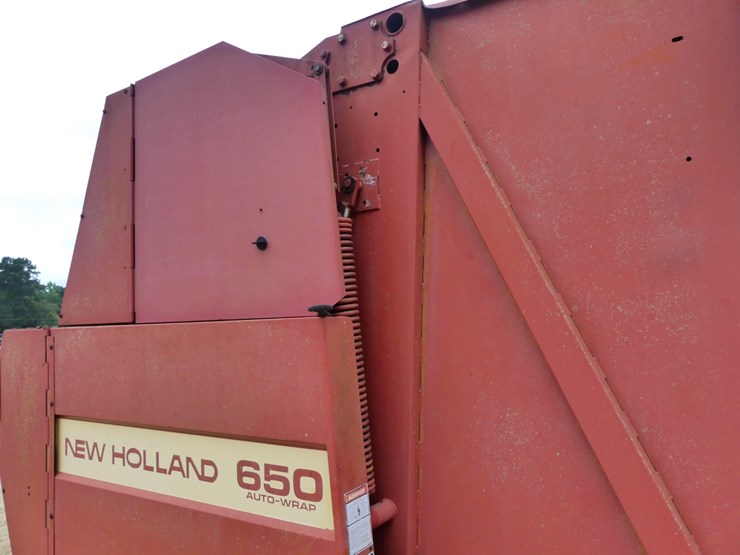 new-holland-650-image-8