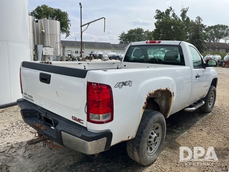 2012-gmc-3500hd-image-4