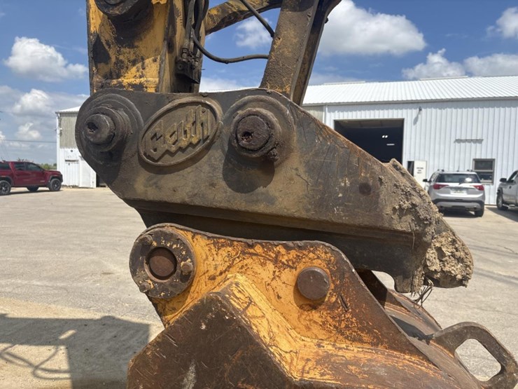 2006-deere-160c-lc-image-30