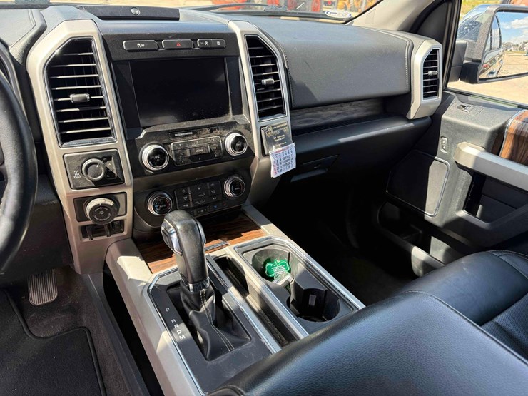 2020-ford-f150-lariat-image-16