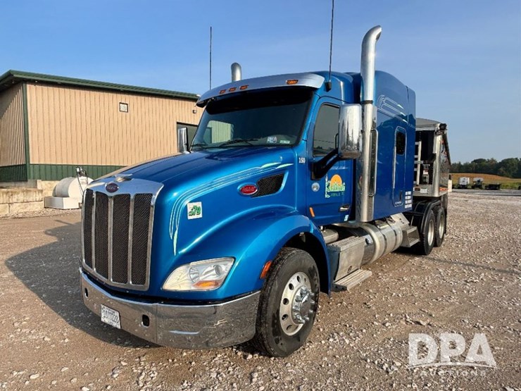 2015-peterbilt-579-image-1