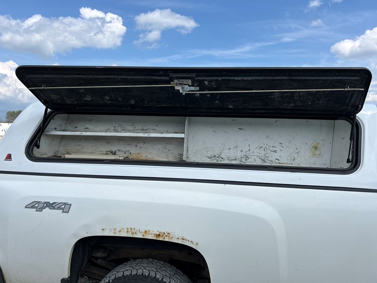 2014-chevrolet-3500-image-14