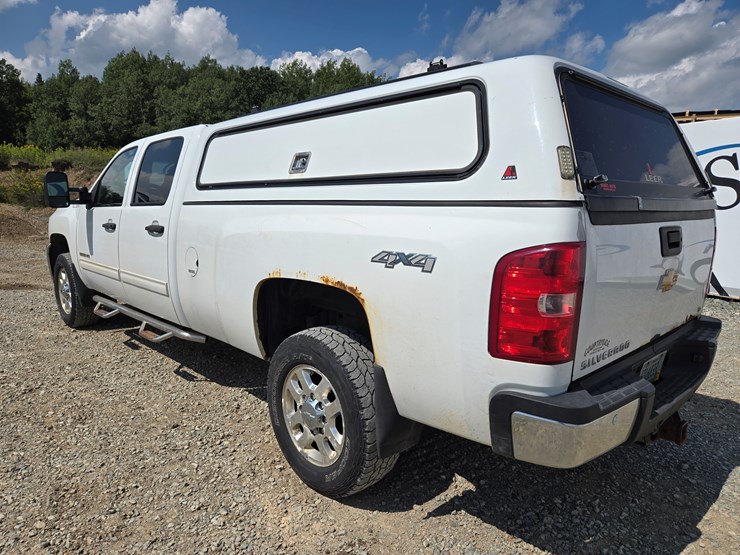 2014-chevrolet-3500-image-3