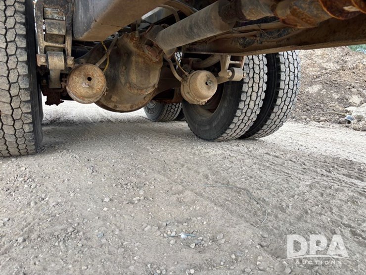 1995-ihc-9400-dry-tender-truck-(pz13881)-image-53
