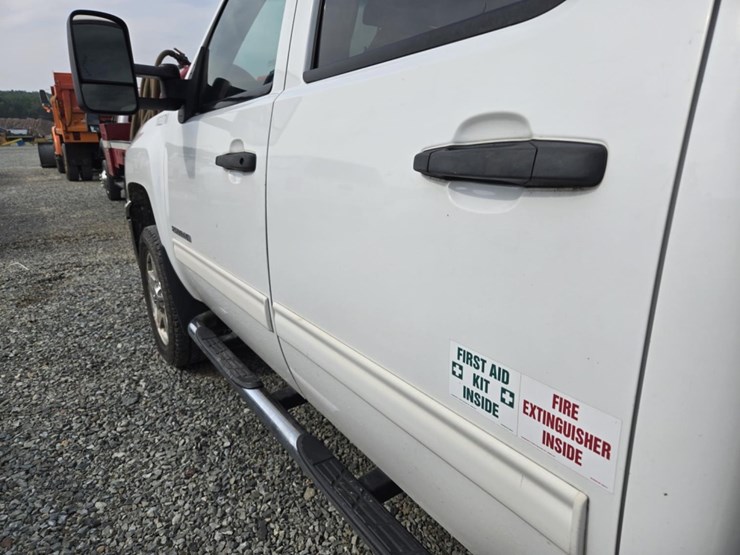 2013-chevrolet-2500hd-image-19