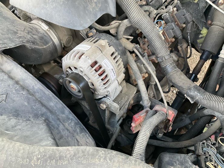 2004-chevrolet-k2500-image-66