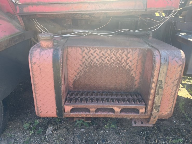 #1606-•-mack-diesel-day-cab-truck-tractor-image-10