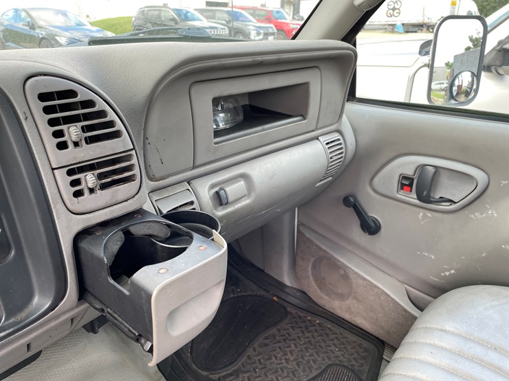 2002-utility-flatbed-image-22