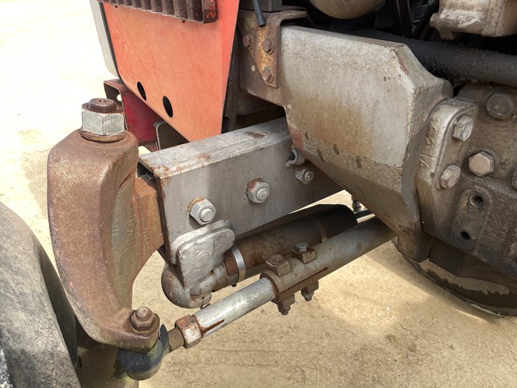 massey-ferguson-2705-image-65