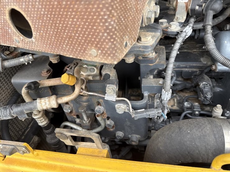 2014-komatsu-d65px-17-image-29
