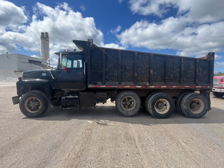 ford-9000-image-2