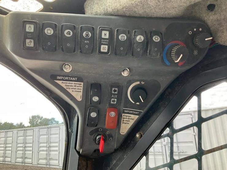 2012-deere-326d-image-29