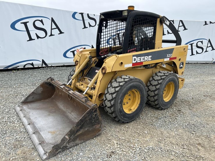 2008-john-deere-320-image-1