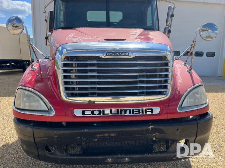 2007-freightliner-columbia-truck-(jn2954,-unit-2158)-image-24