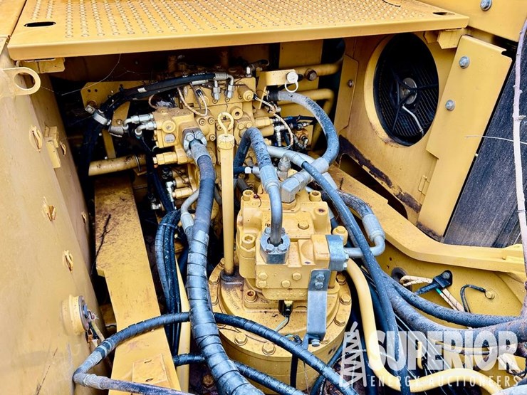 caterpillar-326fl-image-4