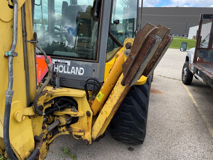 new-holland-lb75b-image-26