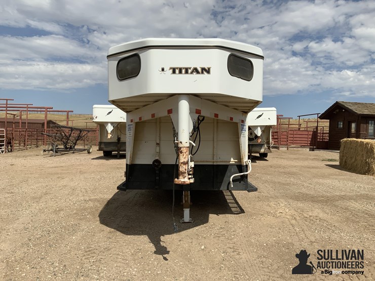 2013-titan-trailer-image-2