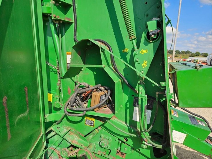john-deere-566-image-25