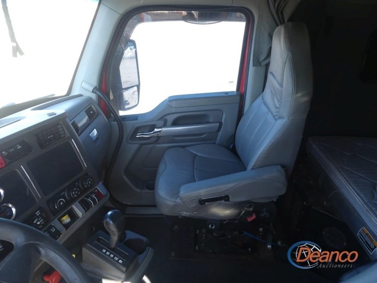 2016-kenworth-t680-image-16