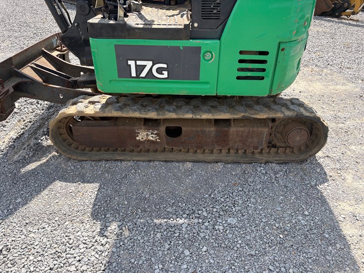 2018-deere-17g-image-5