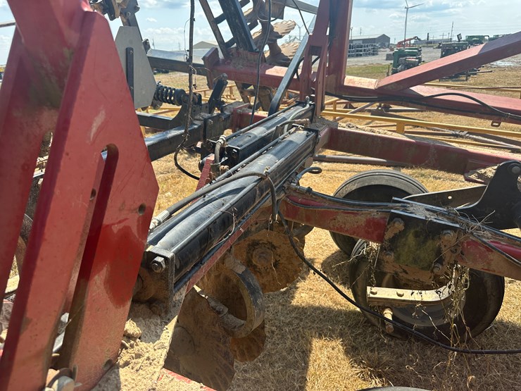 case-ih-330-image-55