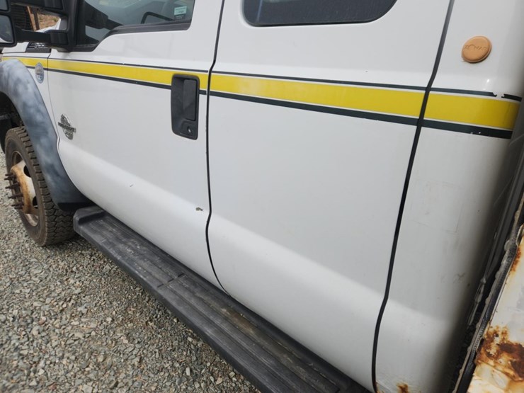 2011-ford-f550-image-18