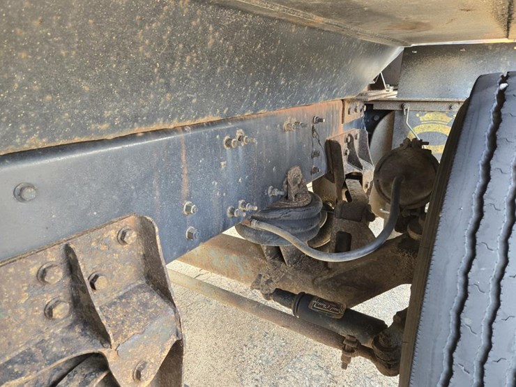 2015-mack-granite-gu813-image-52
