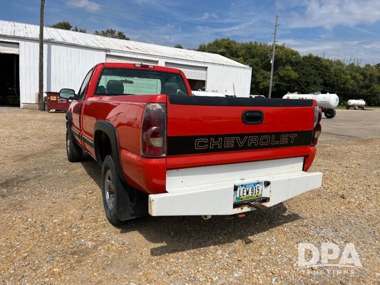 2004-chevrolet-2500hd-image-15