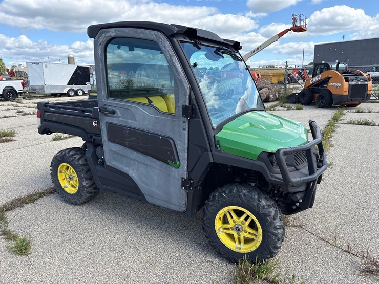 2021-john-deere-gator-image-5