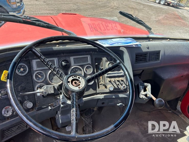 1992-ford-l8000-image-24