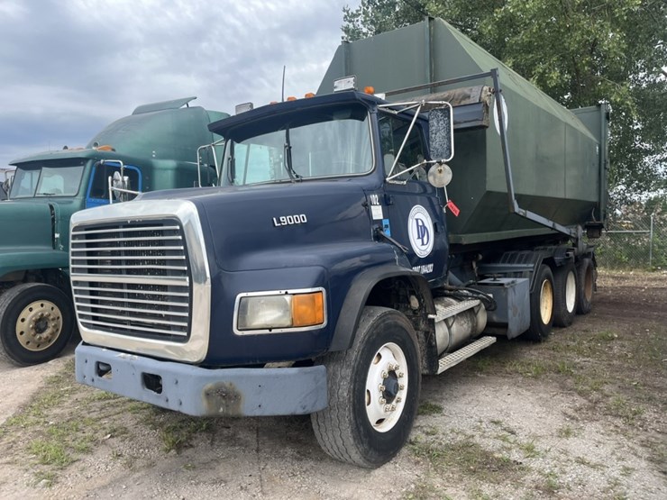 1995-ford-l9000-image-1