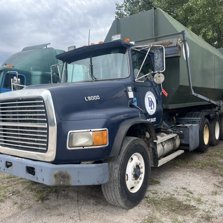 1995 FORD L9000
