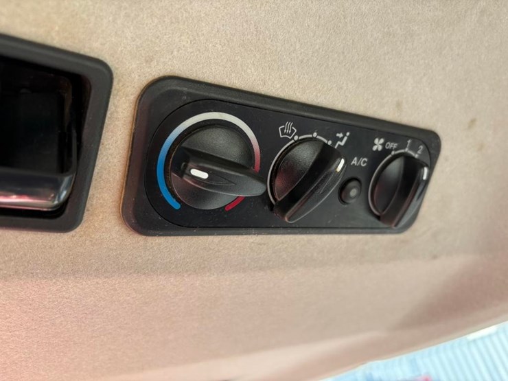 2019-kubota-m6s-111-image-29