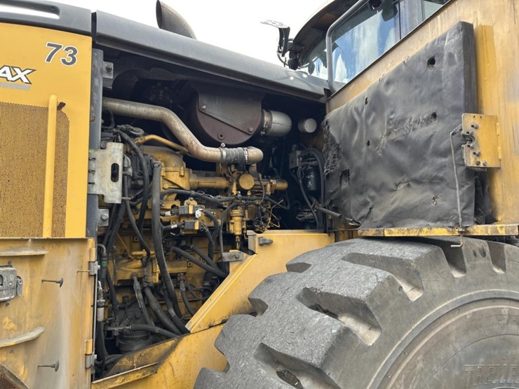 2014-deere-824k-image-49