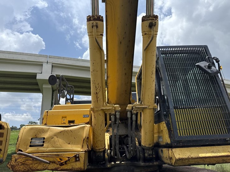 2015-komatsu-pc490-lc-11-image-16