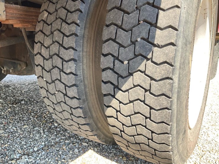 2015-ford-f550-image-39