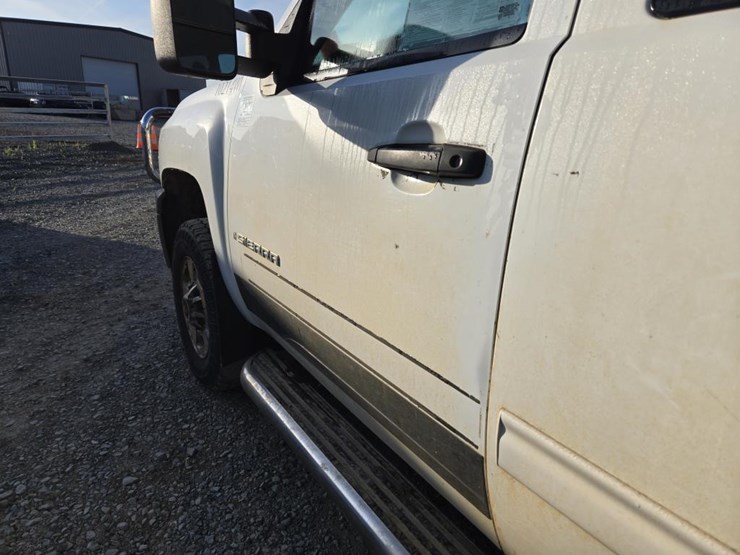 2012-chevrolet-silverado-2500-image-26