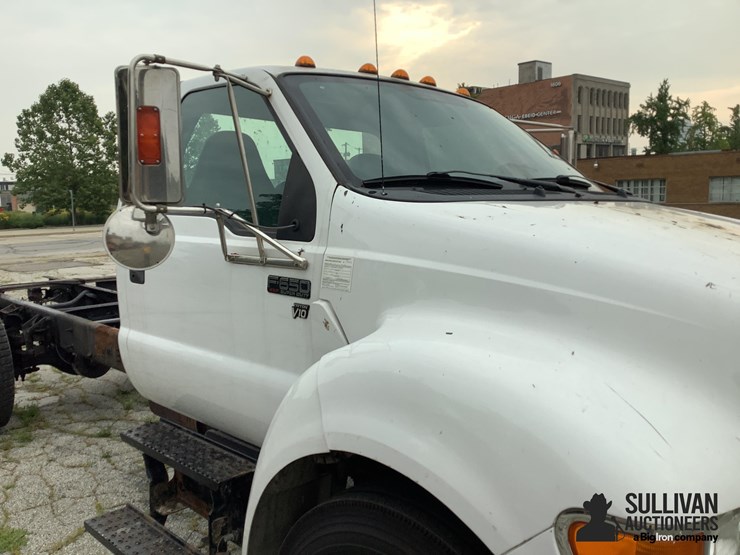 2015-ford-f650-image-18