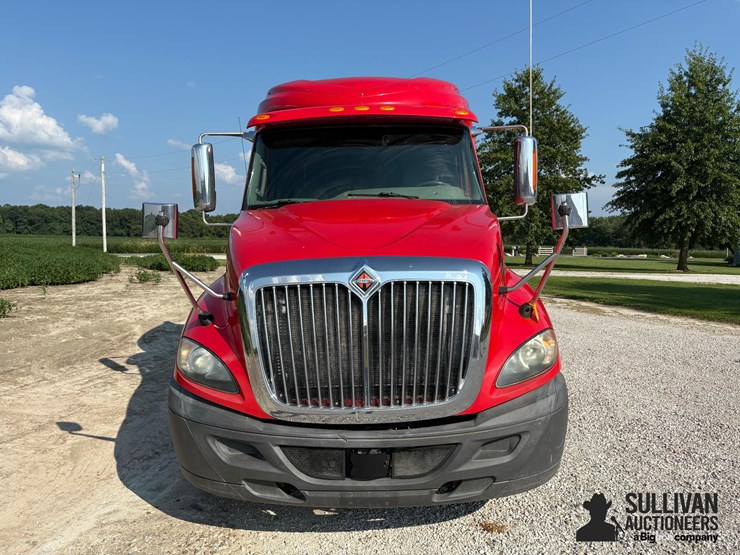 2013-international-prostar-image-2