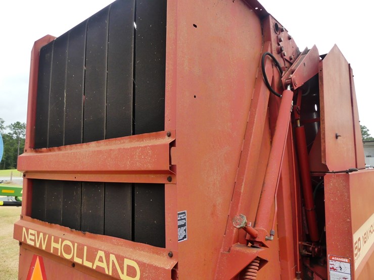 new-holland-650-image-7