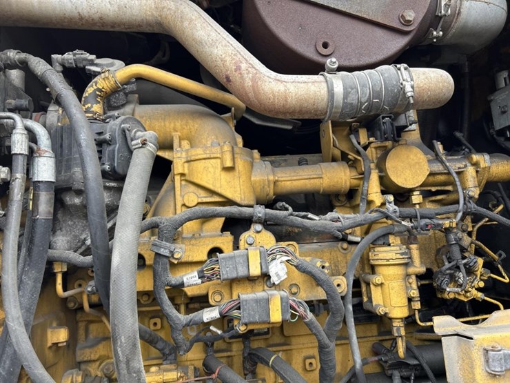 2014-deere-824k-image-51
