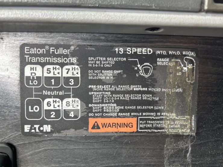 #5003-•-2009-freightliner-sleeper-cab-truck-tractor-image-41