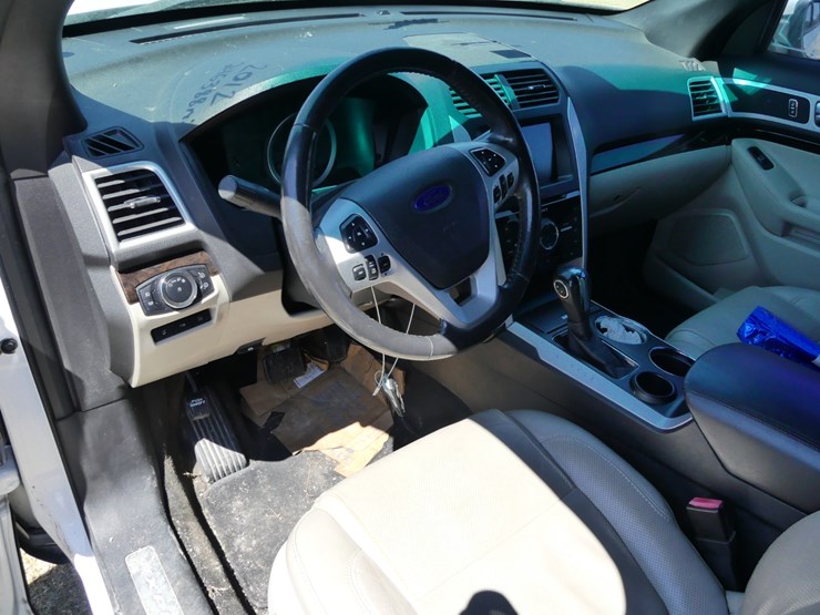 2012-ford-explorer-image-10