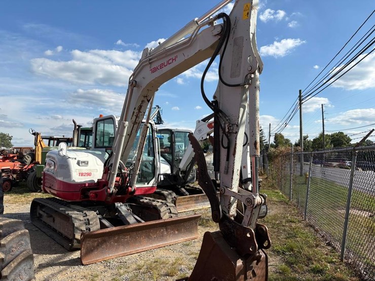 2019-takeuchi-tb290-image-4